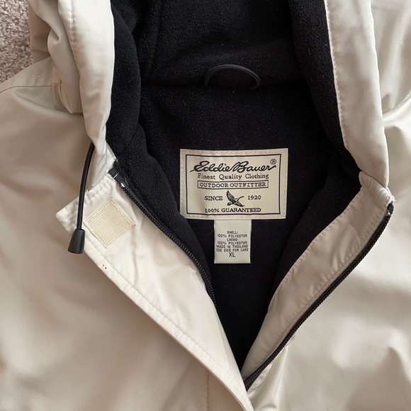 Eddie Bauer Hood Vest - Picture 2 of 4